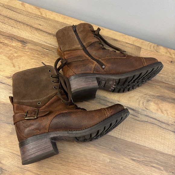 Taos Crave Leather Side Zip Heeled Combat Boots Women’s - Picture 7 of 8